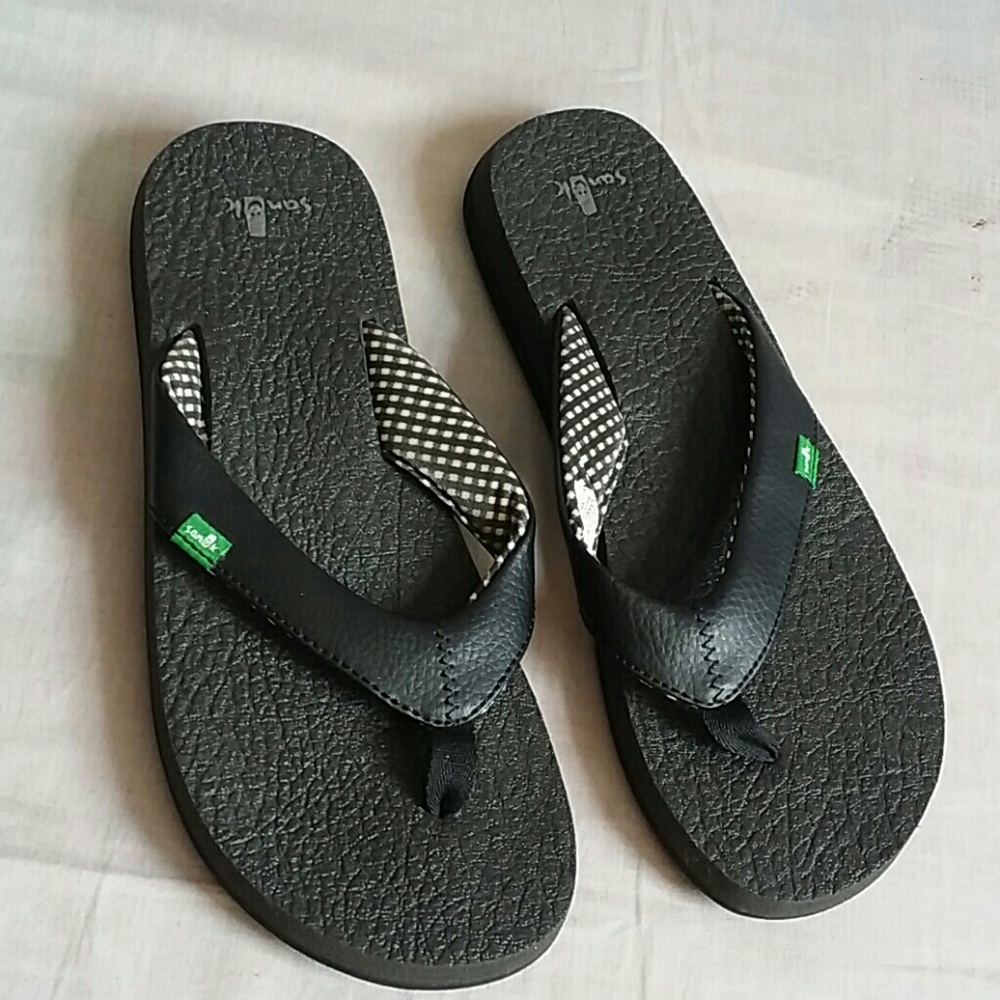 Sandals Black Size 7 T-strap Soft inside soles